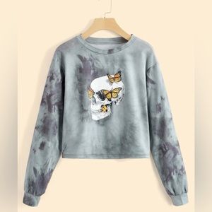 Cropped Long sleeve graphic shirt